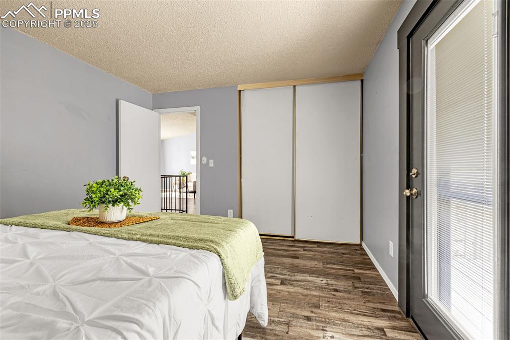 Image 9 of 25: Bedroom