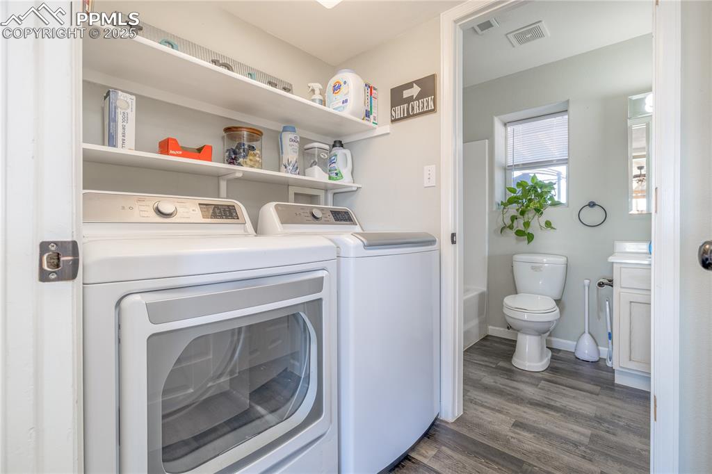 Image 27 of 47: Laundry