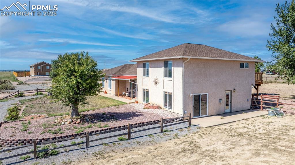 Image 36 of 47: Back of Structure