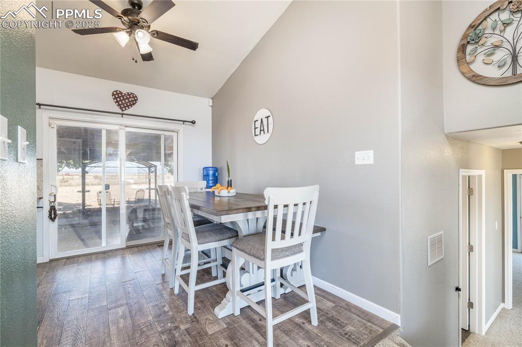 Image 9 of 47: Dining Area