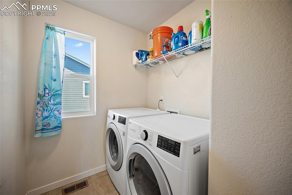 Image 21 of 39: Laundry