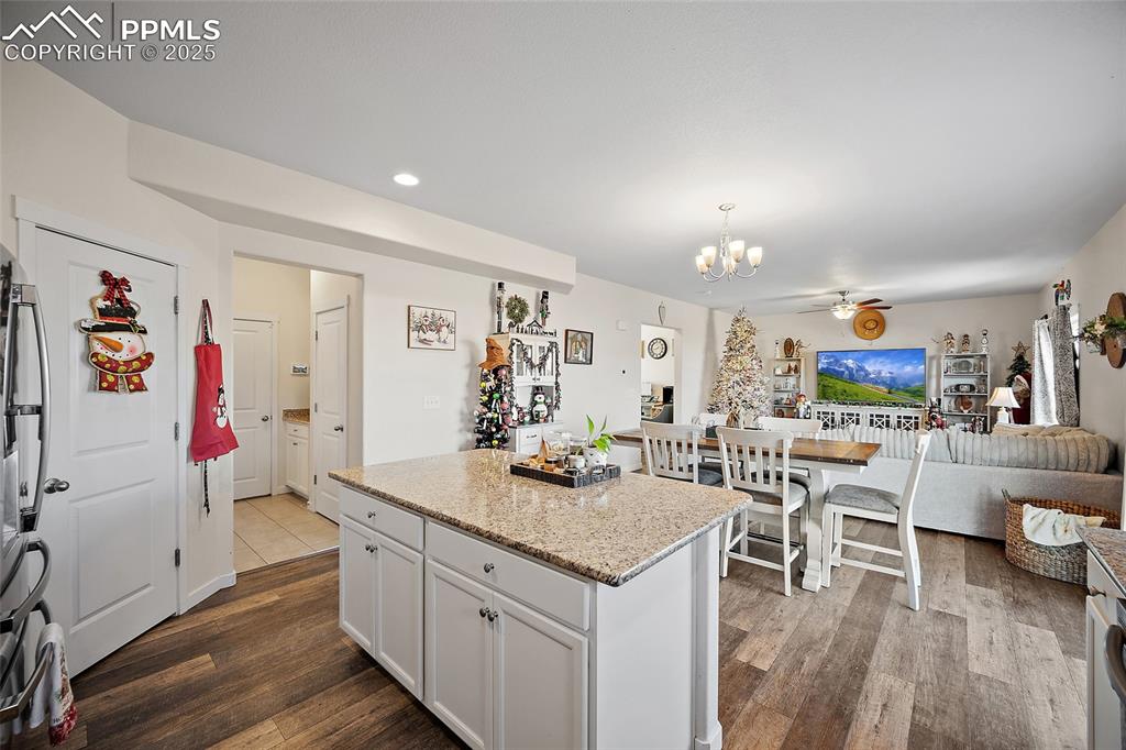 Image 4 of 39: Kitchen