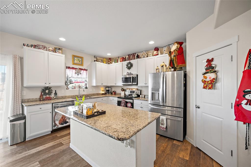 Image 8 of 39: Kitchen