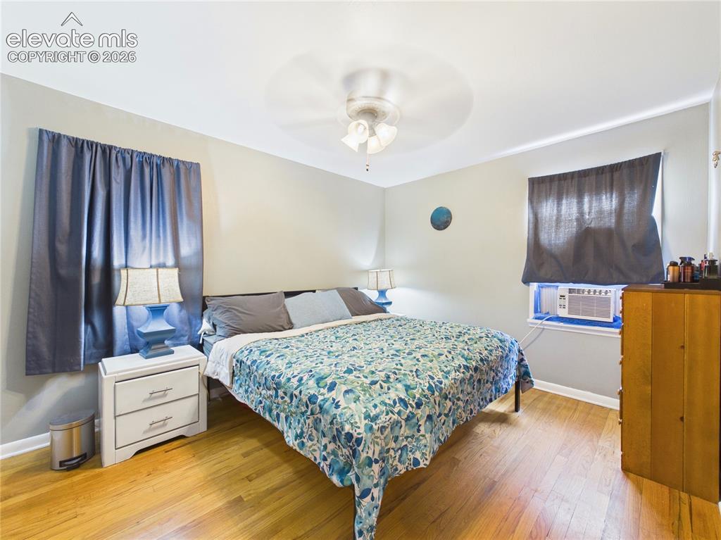 Image 17 of 38: Bedroom