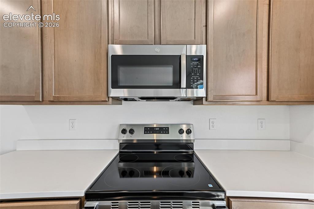 Image 14 of 34: Kitchen