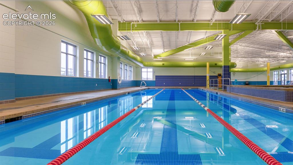 Image 34 of 34: Pool