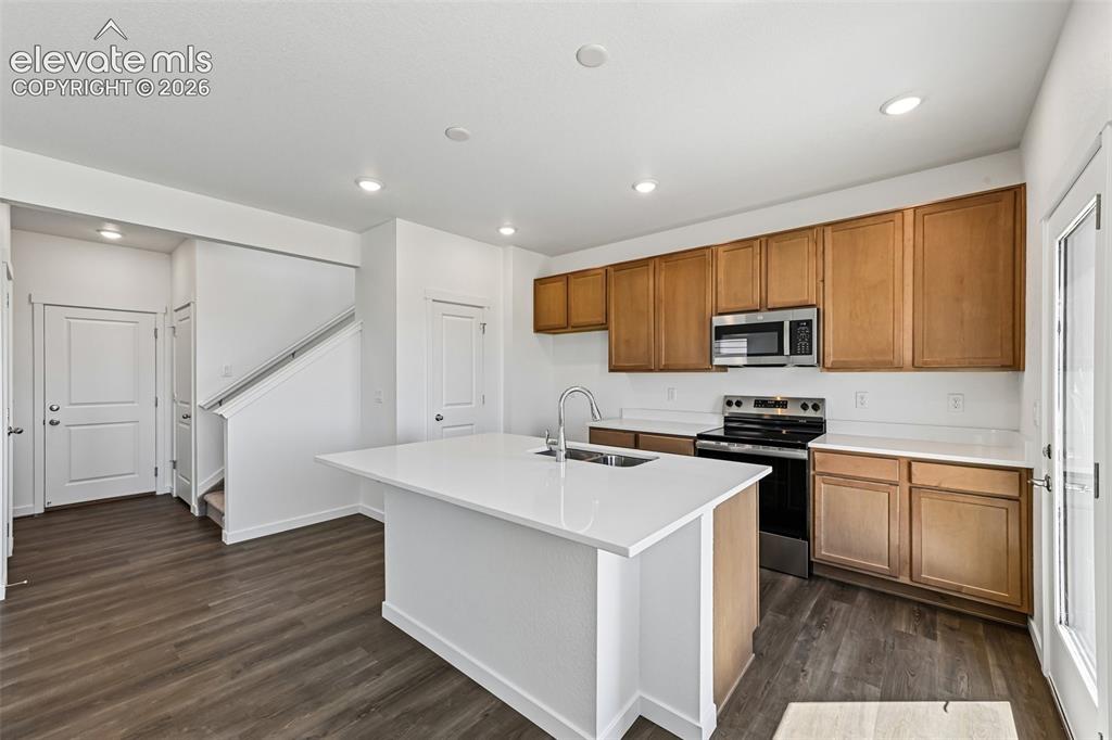 Image 8 of 34: Kitchen