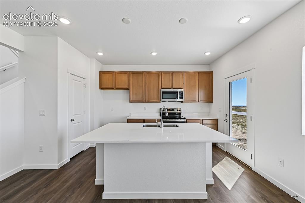 Image 9 of 34: Kitchen