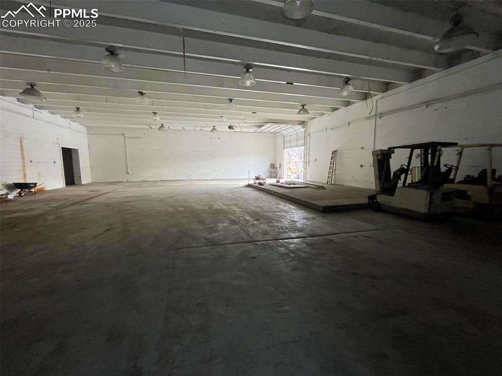 Image 11 of 23: View of garage