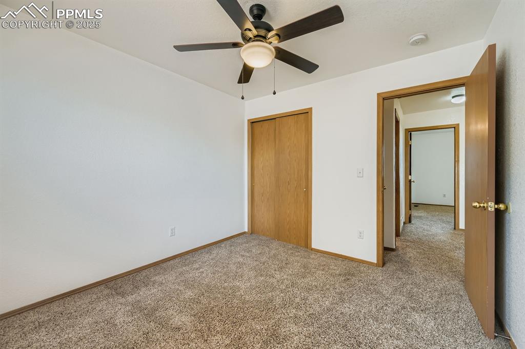 Image 33 of 44: Bedroom