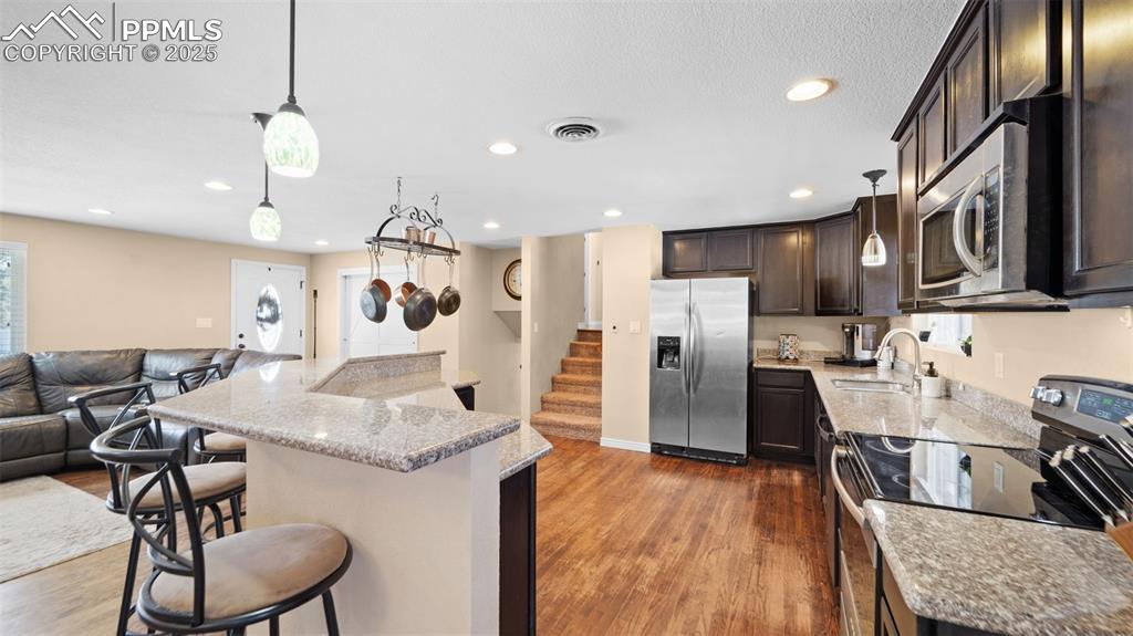 Image 12 of 37: Kitchen