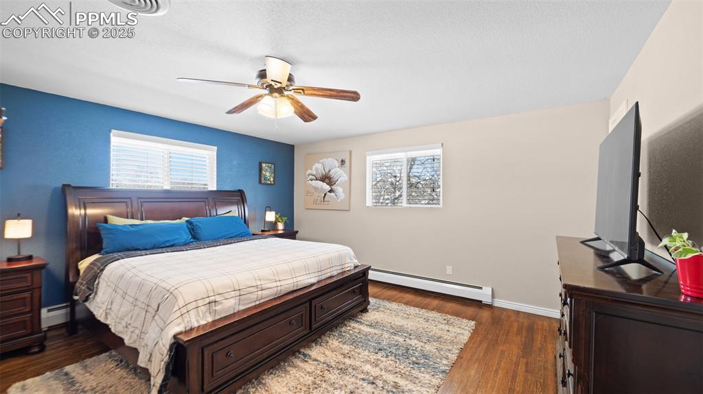 Image 16 of 37: Bedroom