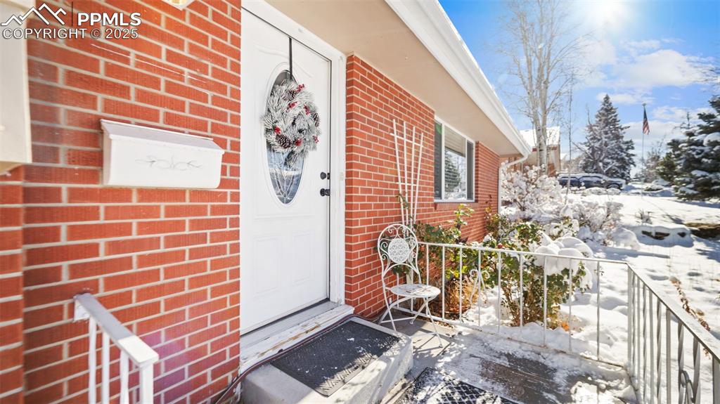 Image 4 of 37: Entry