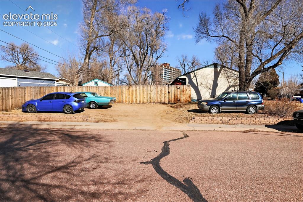 Image 4 of 19: Additional content