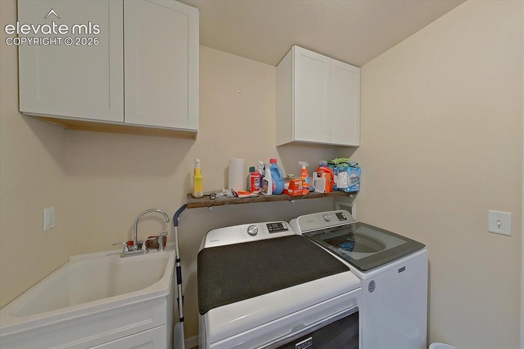 Image 19 of 28: Laundry