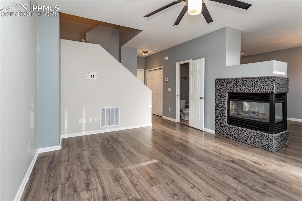 Image 6 of 35: Living Room