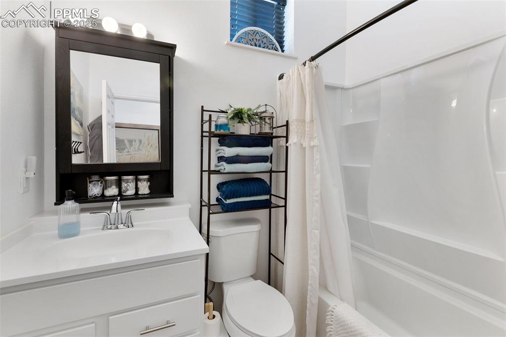 Image 22 of 39: Unit A