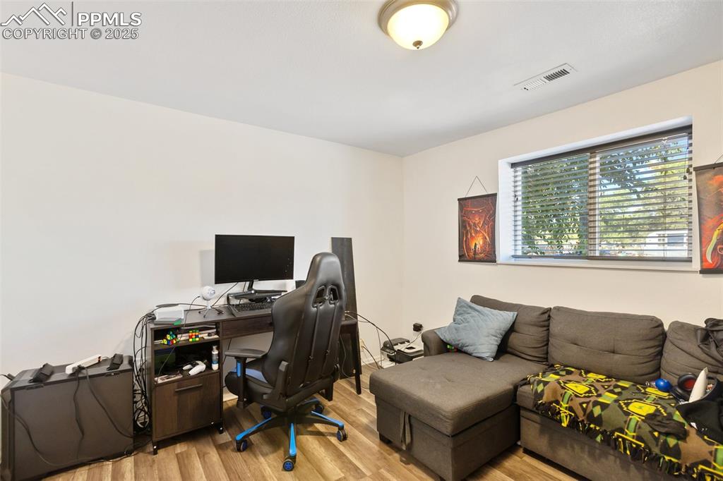 Image 34 of 39: Unit B