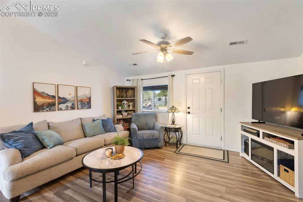 Image 8 of 39: Unit A