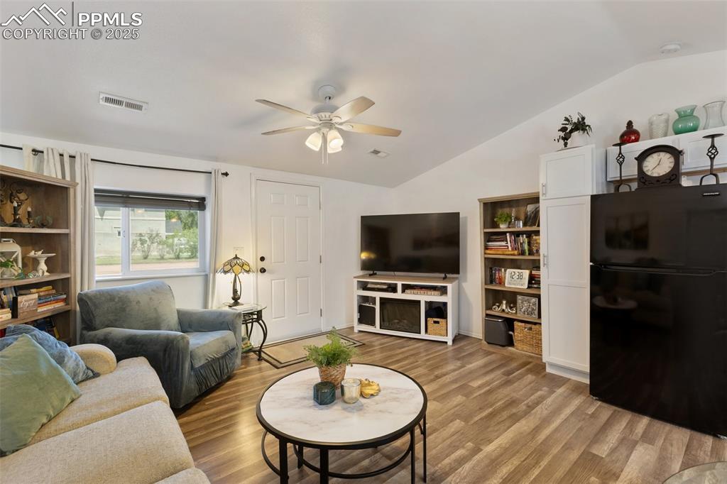 Image 9 of 39: Unit A