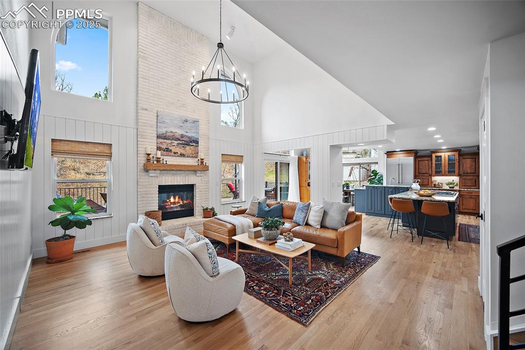 Image 9 of 50: Living Room