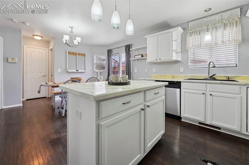 Image 13 of 30: Kitchen