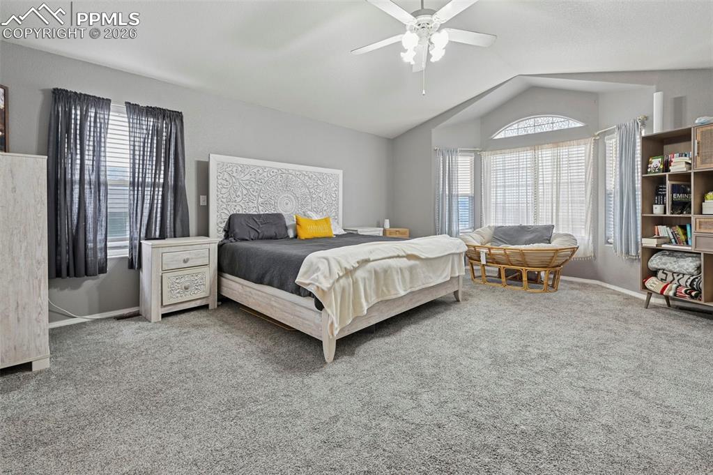 Image 14 of 30: Bedroom