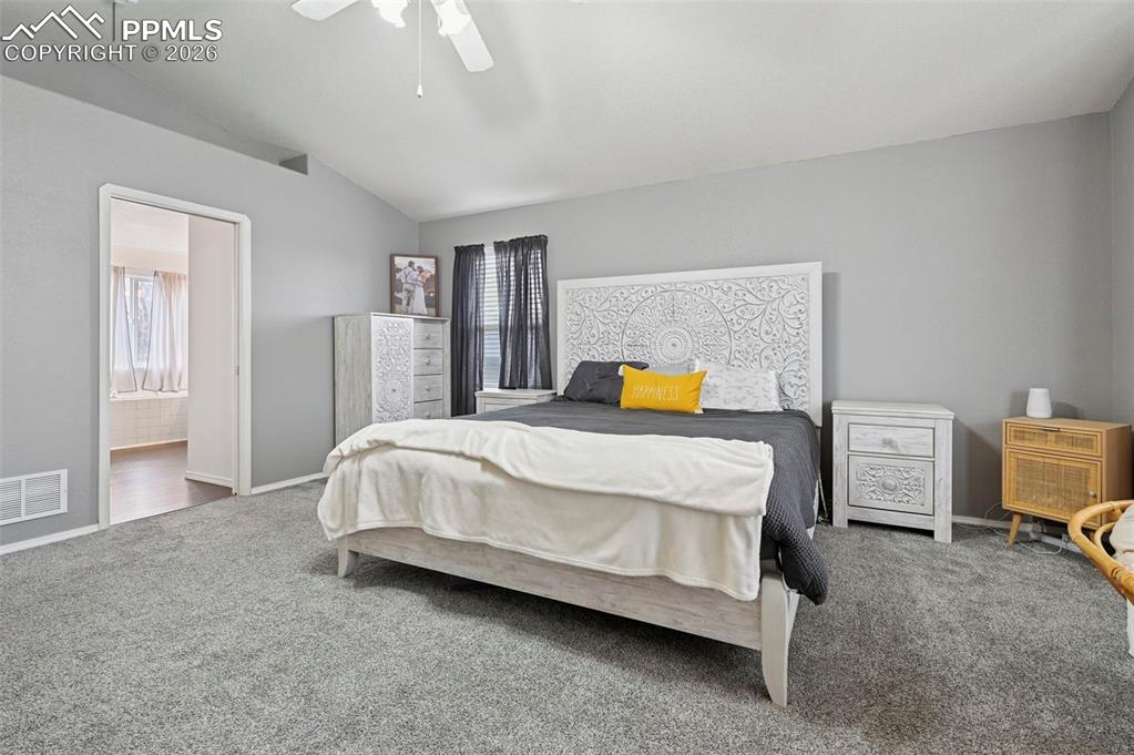 Image 16 of 30: Bedroom