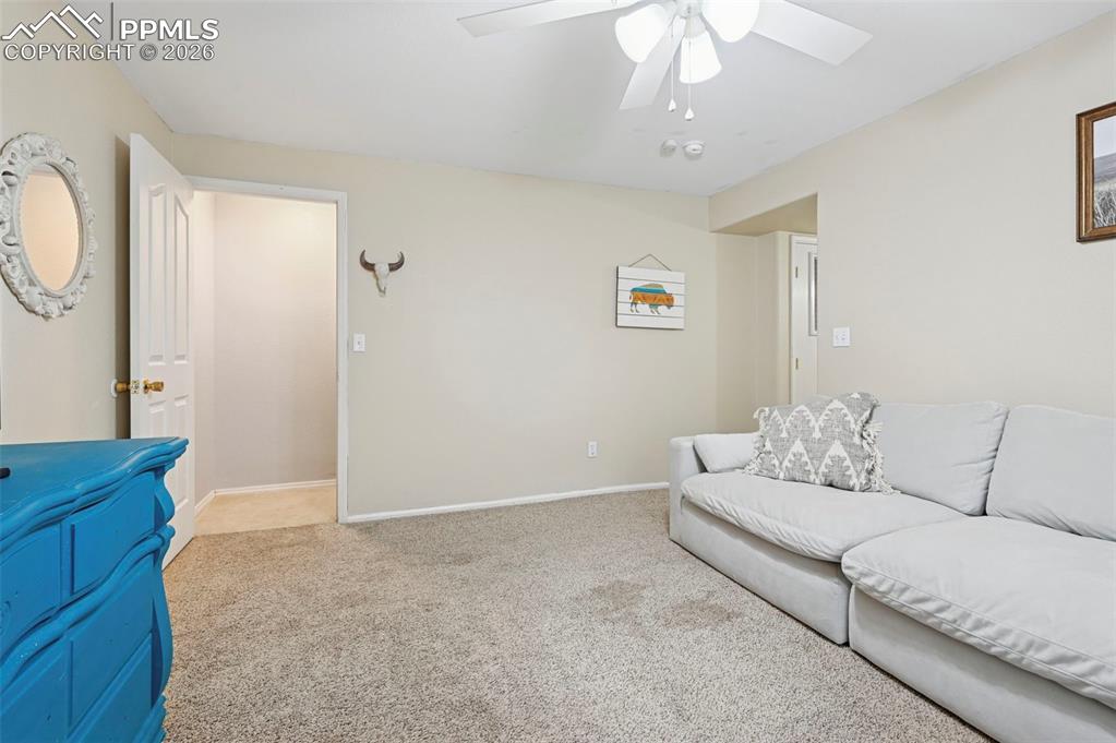 Image 24 of 30: Living Room