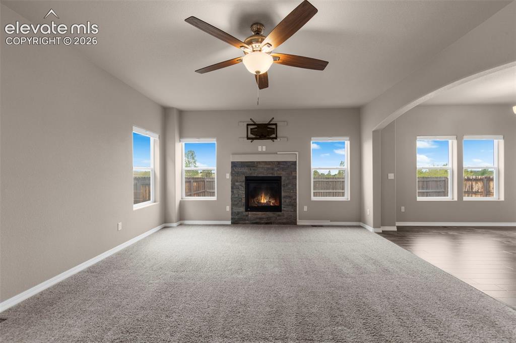 Image 9 of 50: Living Room