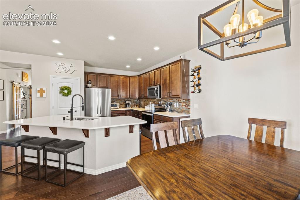 Image 13 of 44: Kitchen