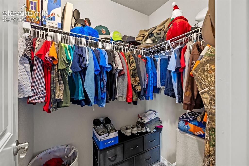 Image 25 of 44: Closet