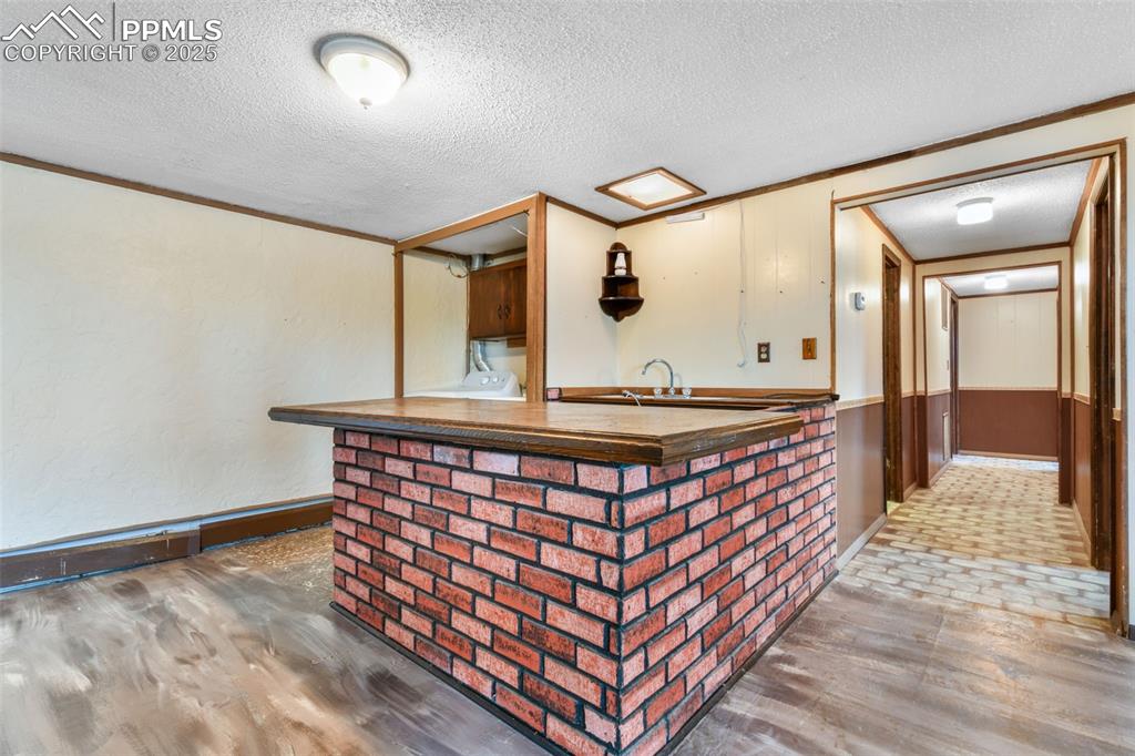 Image 31 of 50: Kitchen