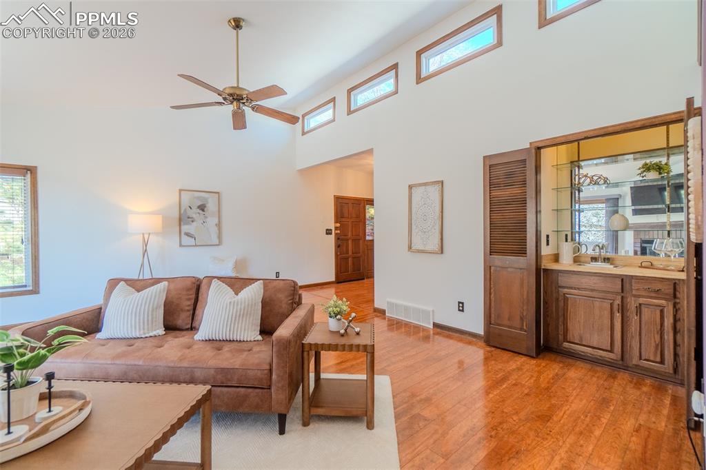 Image 12 of 32: Living Room