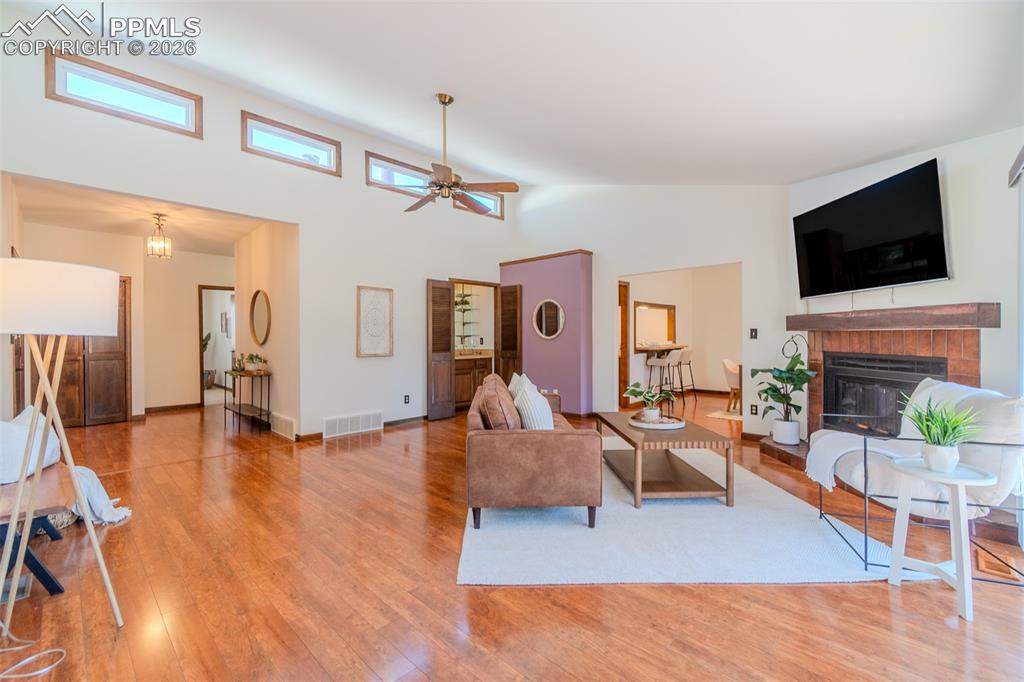 Image 8 of 32: Living Room