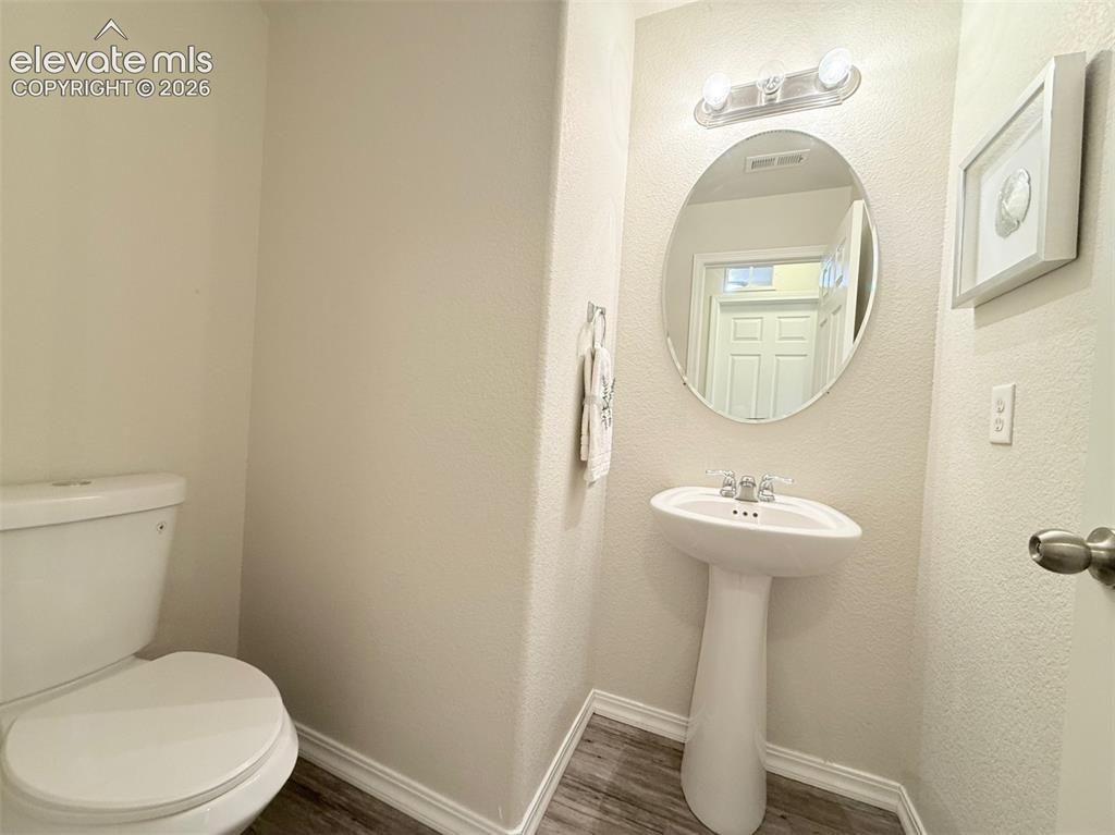 Image 22 of 46: Bathroom