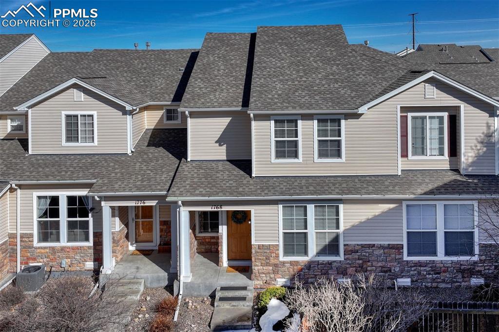 Image 6 of 30: Front of Structure