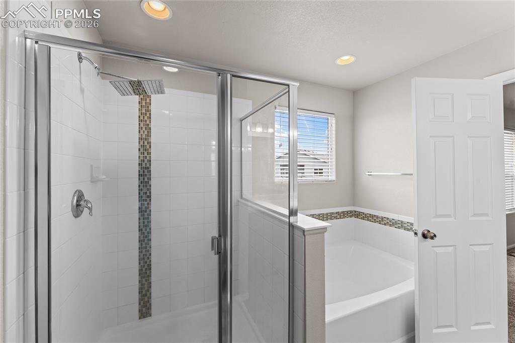 Image 36 of 49: Bathroom