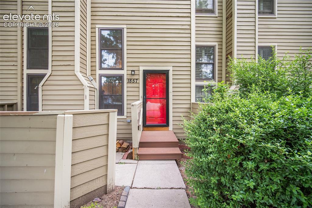 Image 1 of 47: Entry