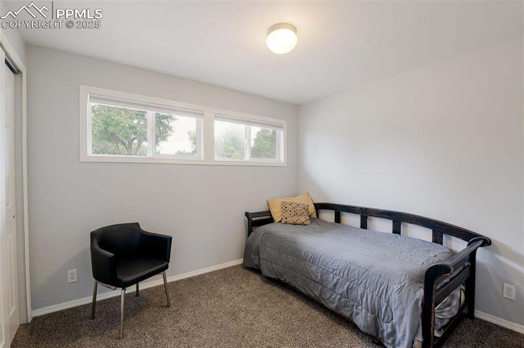 Image 13 of 20: Bedroom
