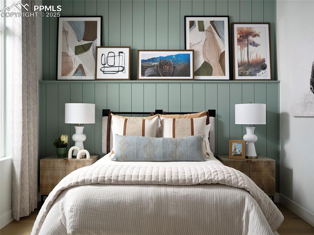 Image 10 of 18: Bedroom