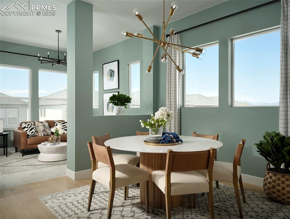 Image 6 of 18: Dining Area