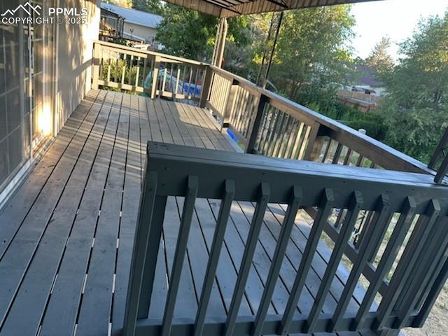 Image 39 of 44: Deck