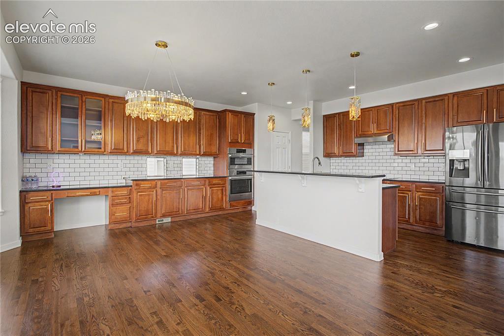 Image 6 of 46: Kitchen