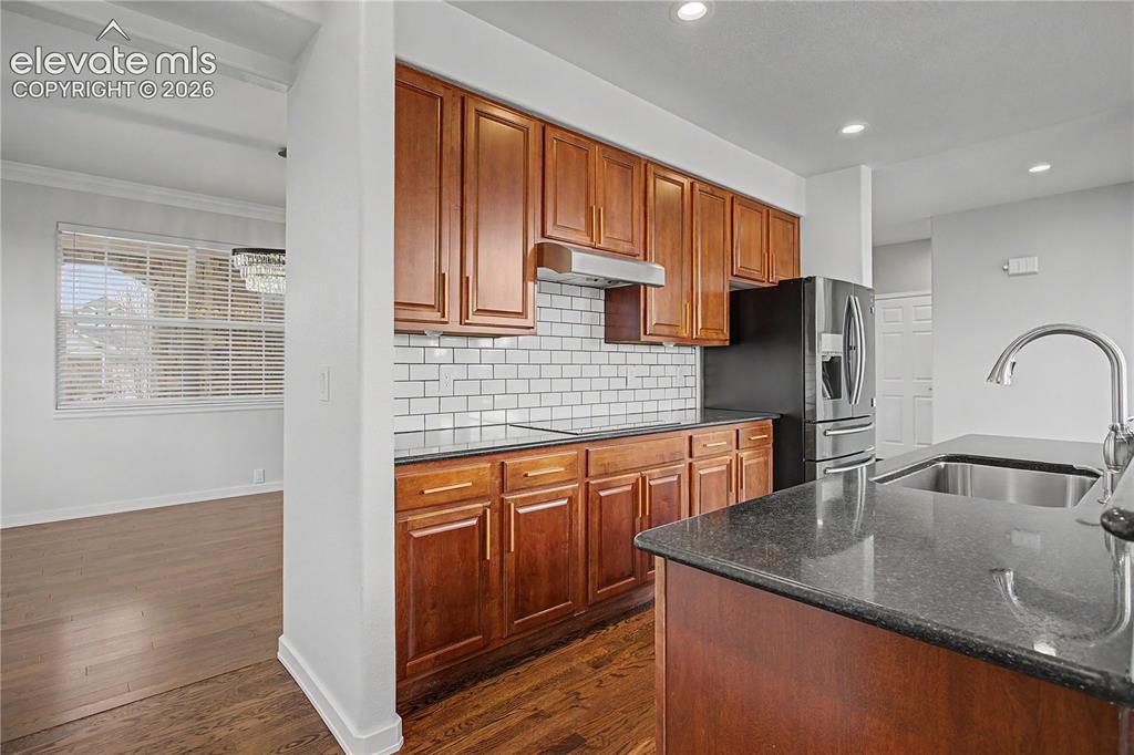 Image 7 of 46: Kitchen