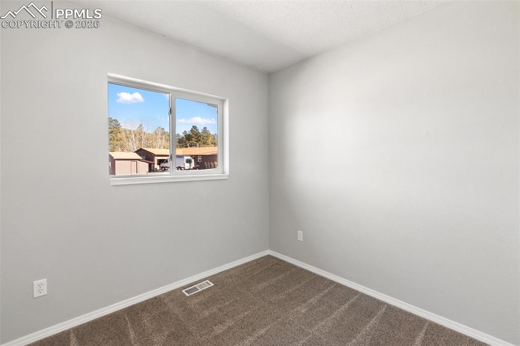 Image 26 of 34: Bedroom 3