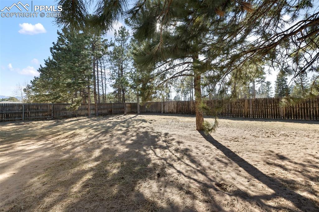 Image 31 of 34: Lots of Room for your Littles or Pets to enjoy the Sunshine and Shade safel