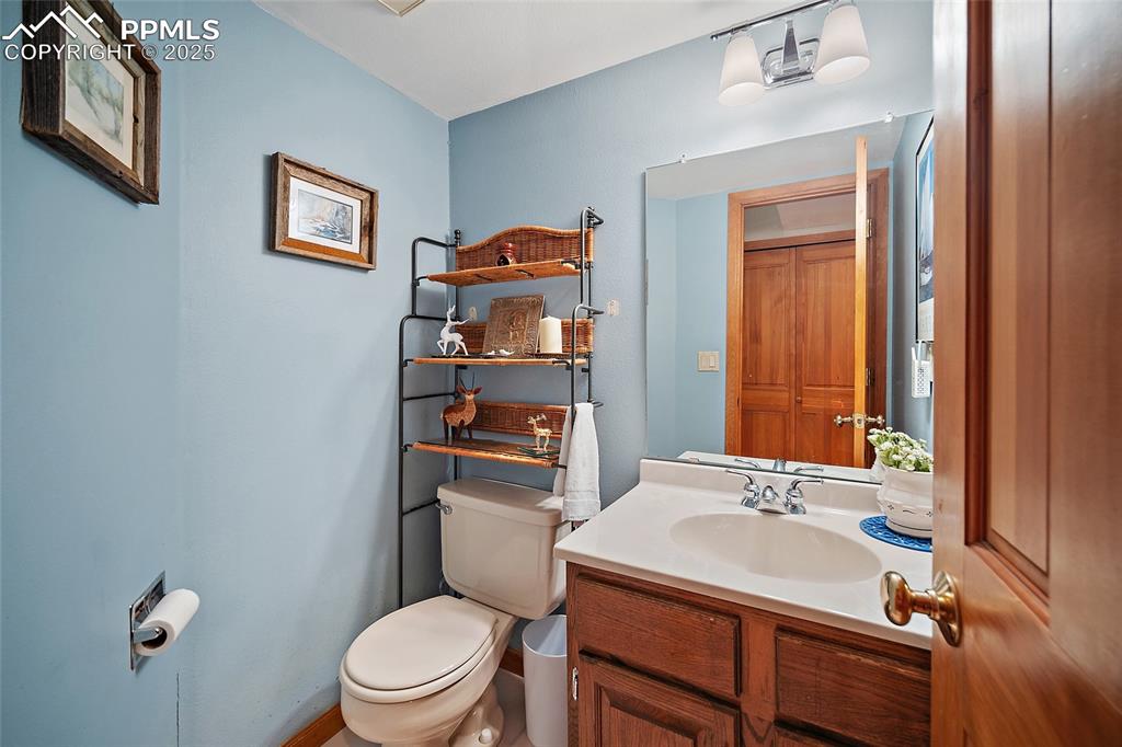 Image 24 of 50: Main level Powder room.