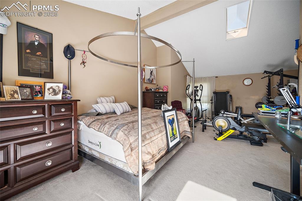 Image 39 of 50: Master Bedroom