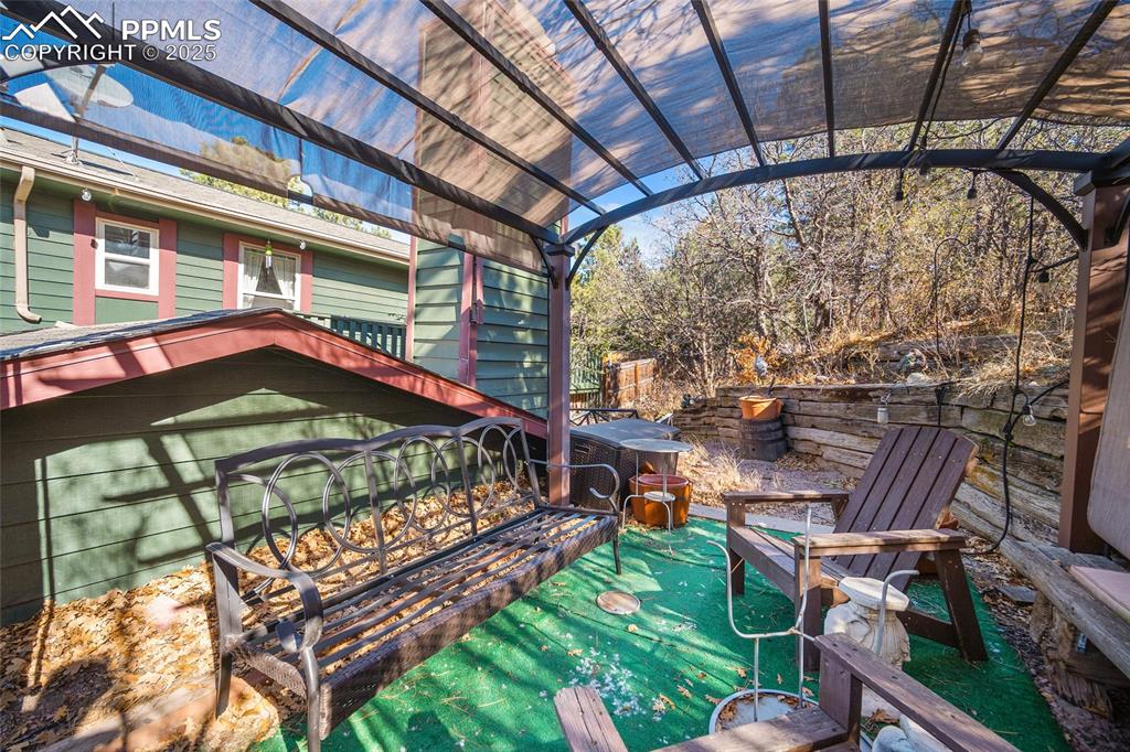 Image 43 of 50: Patio